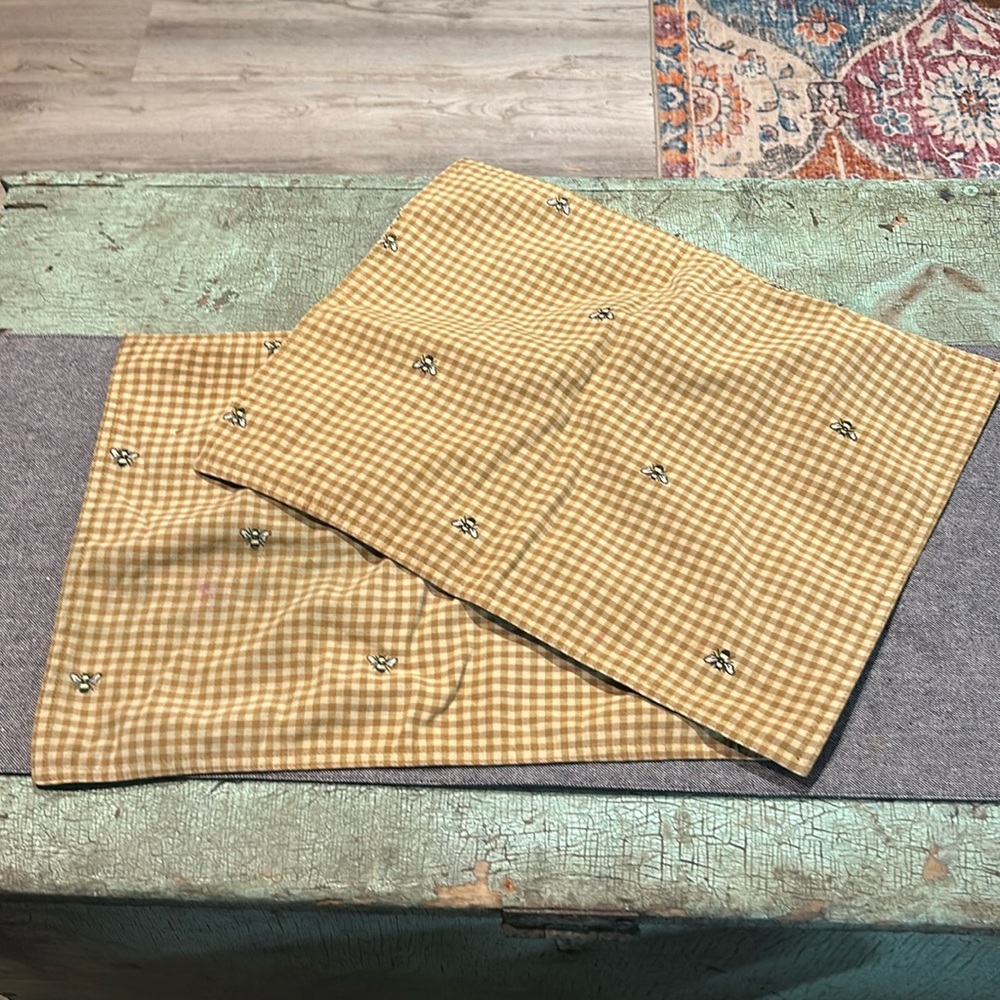 Yellow and tan gingham placemats with embroidered bees set of 2